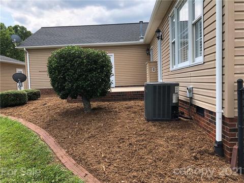 400 Willowbrook Dr, Morganton, NC 28655 photo 11