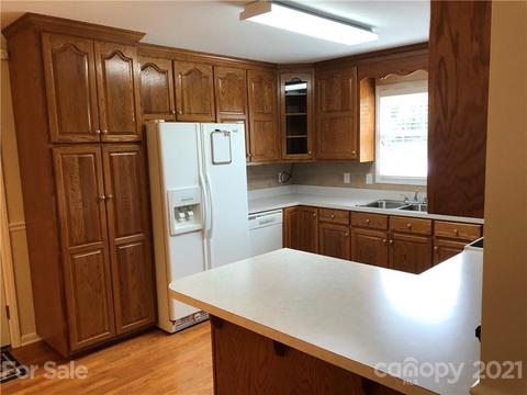 400 Willowbrook Dr, Morganton, NC 28655 photo 21