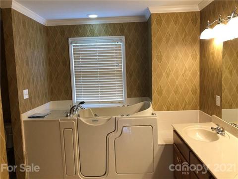 400 Willowbrook Dr, Morganton, NC 28655 photo 35