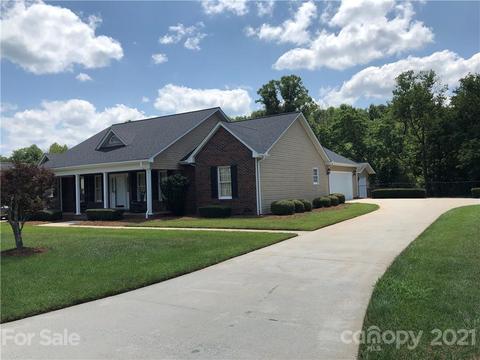 400 Willowbrook Dr, Morganton, NC 28655 photo 1