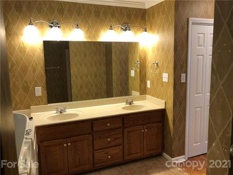 400 Willowbrook Dr, Morganton, NC 28655 photo 36