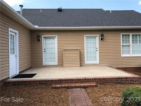 400 Willowbrook Dr, Morganton, NC 28655 photo 5