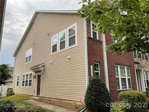 18401 The Commons Blvd, Cornelius, NC 28031 photo 2
