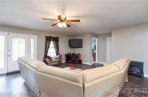 2000 Greenleaf Rd, Clover, SC 29710 photo 5