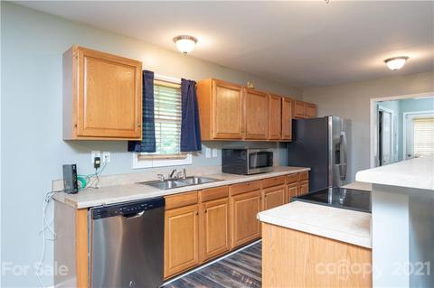 2000 Greenleaf Rd, Clover, SC 29710 photo 8