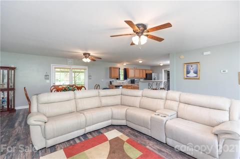 2000 Greenleaf Rd, Clover, SC 29710 photo 4
