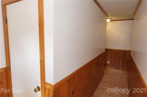 34 Chapel View Dr, Clyde, NC 28721 photo 8