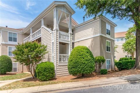 1102 Torrence Cir, Davidson, NC 28036 photo 4