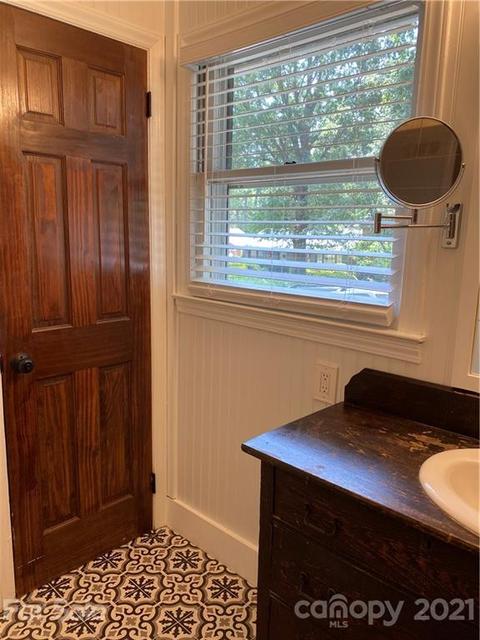 501 Bartling Rd, Charlotte, NC 28209 photo 18