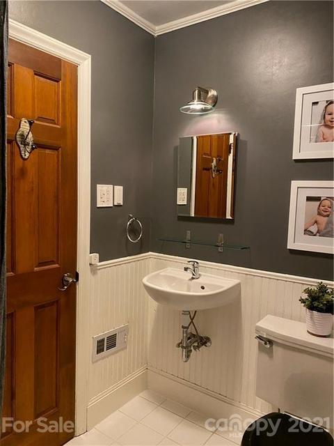 501 Bartling Rd, Charlotte, NC 28209 photo 10