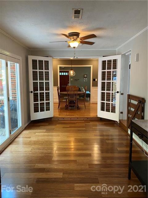 501 Bartling Rd, Charlotte, NC 28209 photo 29