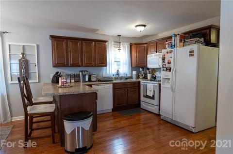 749 Johnson Dr, Morganton, NC 28655 photo 5