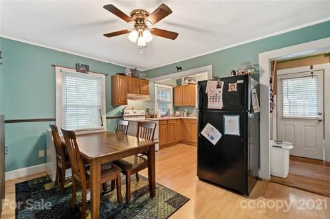 404 High St, Lowell, NC 28098 photo 8