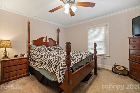 404 High St, Lowell, NC 28098 photo 15