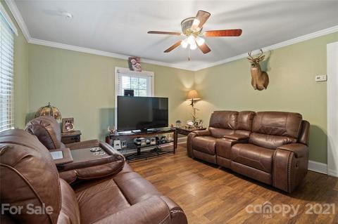 404 High St, Lowell, NC 28098 photo 4