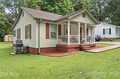 404 High St, Lowell, NC 28098 photo 3