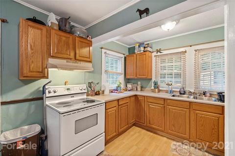 404 High St, Lowell, NC 28098 photo 12