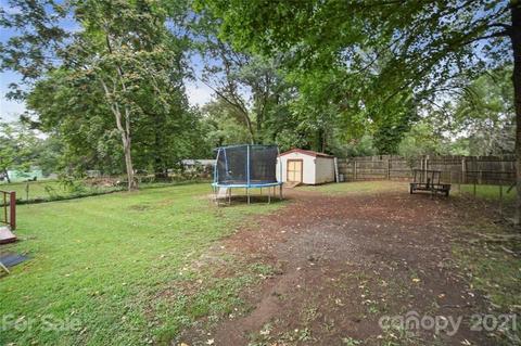 404 High St, Lowell, NC 28098 photo 23