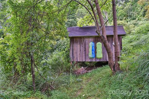111 Persimmon Ln, Marshall, NC 28753 photo 6