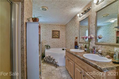 111 Persimmon Ln, Marshall, NC 28753 photo 22