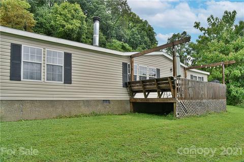 111 Persimmon Ln, Marshall, NC 28753 photo 3