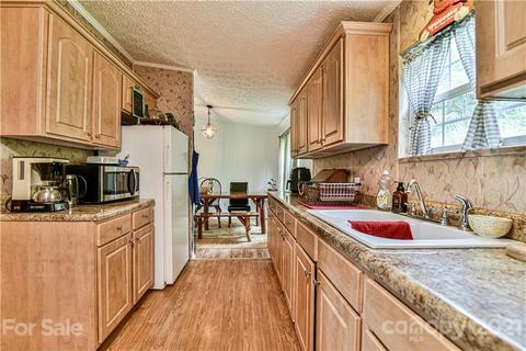 111 Persimmon Ln, Marshall, NC 28753 photo 16