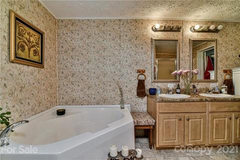 111 Persimmon Ln, Marshall, NC 28753 photo 23
