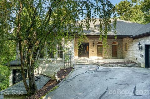 121 Greenleaf Dr, Flat Rock, NC 28731 photo 1