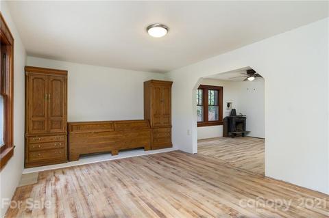 77 Buds Dr, Clyde, NC 28721 photo 14