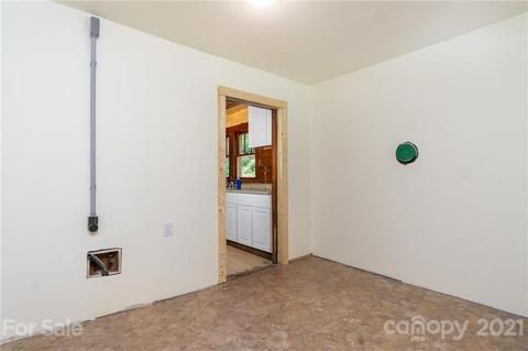 77 Buds Dr, Clyde, NC 28721 photo 22