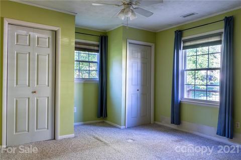 243 James St, Clyde, NC 28721 photo 10