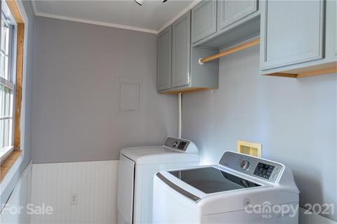 243 James St, Clyde, NC 28721 photo 6