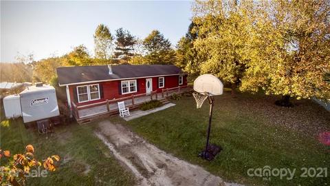 243 James St, Clyde, NC 28721 photo 2