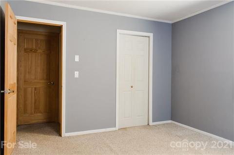 243 James St, Clyde, NC 28721 photo 9