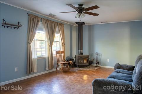 243 James St, Clyde, NC 28721 photo 7