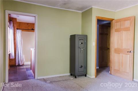 243 James St, Clyde, NC 28721 photo 11