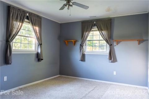 243 James St, Clyde, NC 28721 photo 8