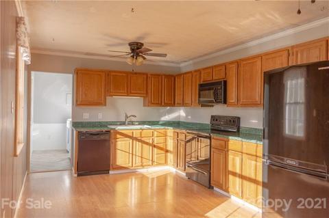 243 James St, Clyde, NC 28721 photo 5