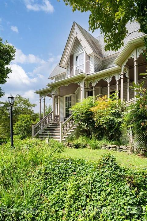 85 Coates St, Saluda, NC 28773 photo 2
