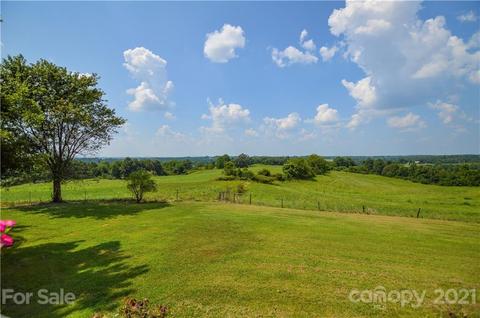 601 N Meadow Rd, Harmony, NC 28634 photo 3