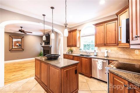 6330 Dwayne Starnes Dr, Hickory, NC 28602 photo 17