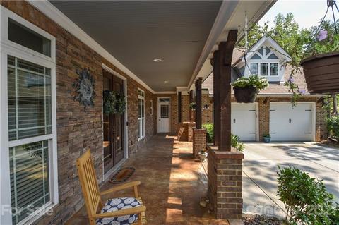 690 Arrow Point Ln, Davidson, NC 28036 photo 6
