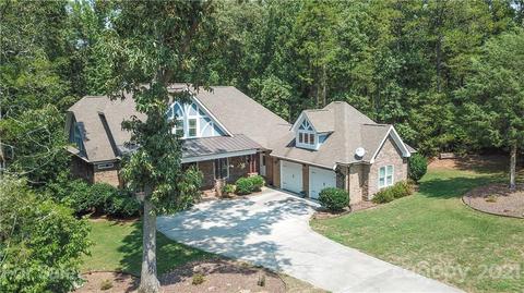 690 Arrow Point Ln, Davidson, NC 28036 photo 3