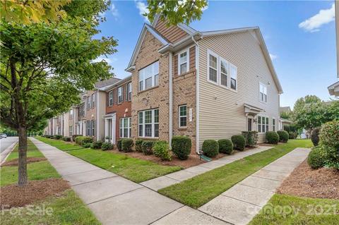 8267 Viewpoint Ln, Cornelius, NC 28031 photo 1