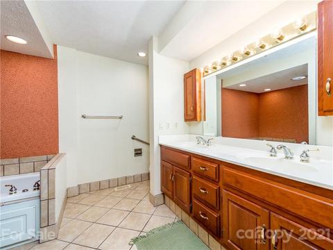 109 Greenleaf Dr, Flat Rock, NC 28731 photo 14