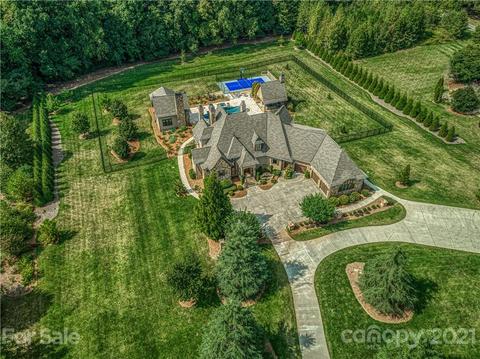 715 Davidson Run Ln, Davidson, NC 28036 photo 1