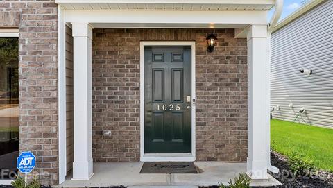 312 Gaines Dr, Clover, SC 29710 photo 3