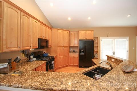 2481 Genes Loop, Morganton, NC 28655 photo 18