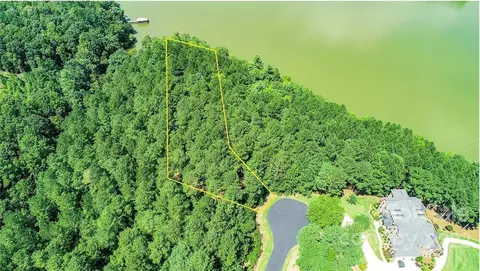 2283 Lighthouse Ln, Connelly Springs, NC 28612