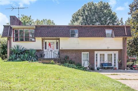 2477 Cedar Valley Dr, Conover, NC 28613 photo 1